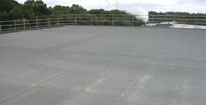 Flat roofing with felt and bitumen
